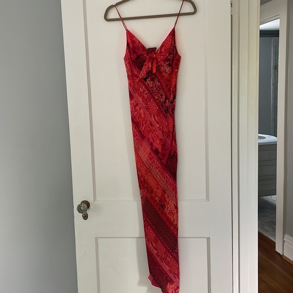 Dress - Picture 3 of 4